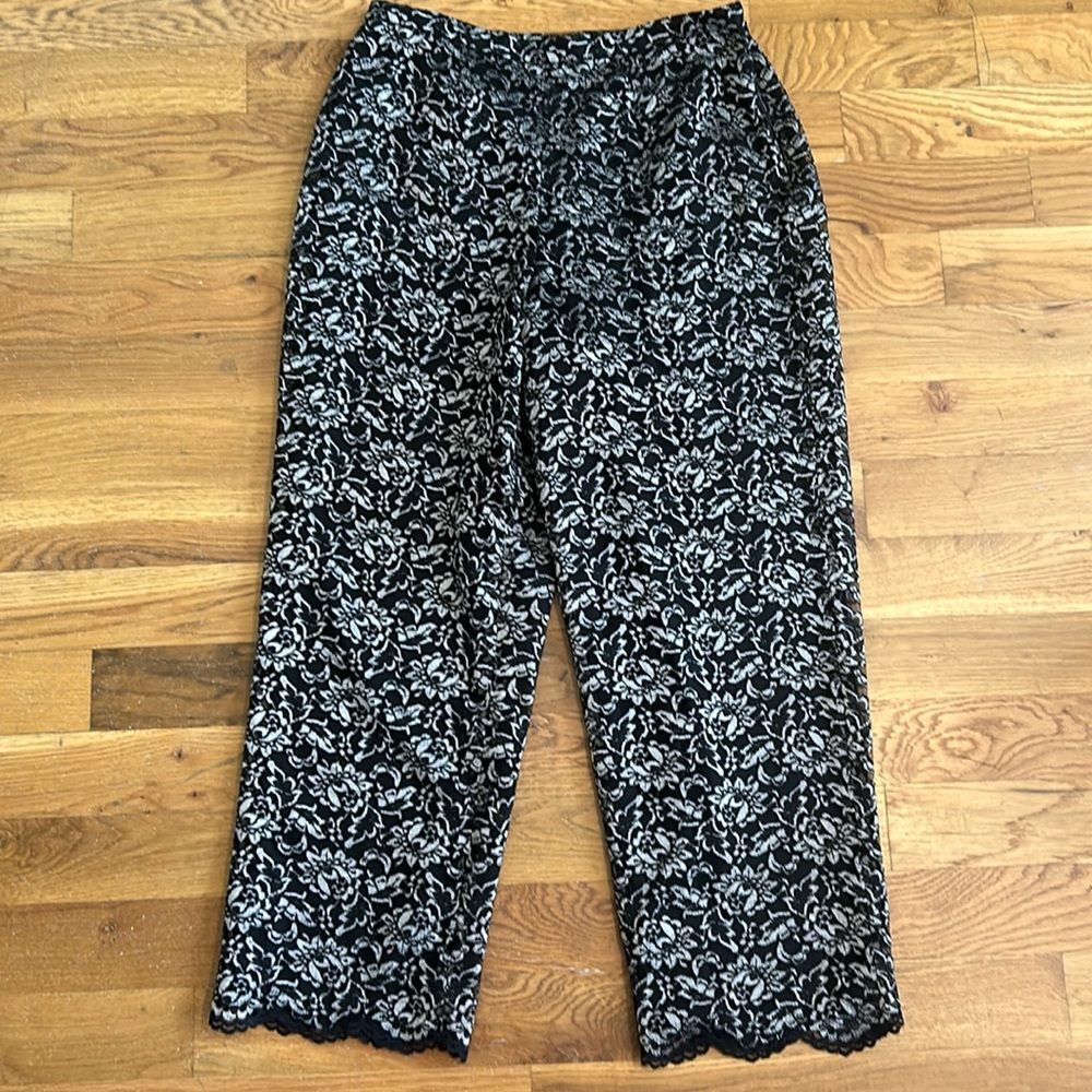 Rena Rowan Women 14W Black White Floral Lace Overlay Pants Crop Wide Leg Scallop